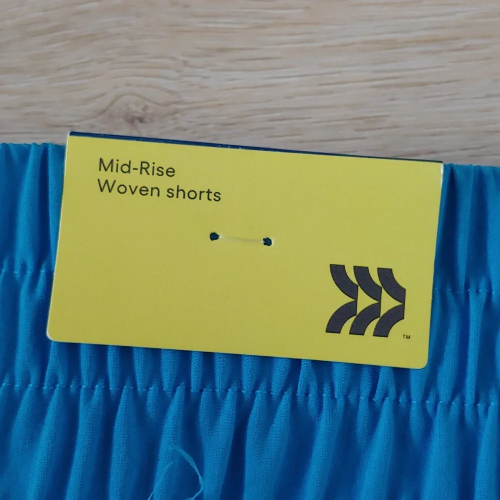 NWT All in Motion Women's Mid Rise Woven Shorts Blue Size L